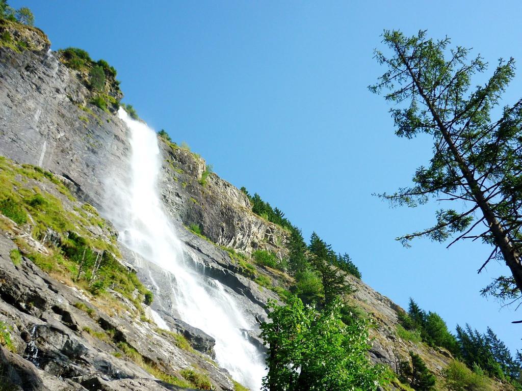 Residence Prestige Odalys La Cascade - Les Epinettes Vaujany Eksteriør billede