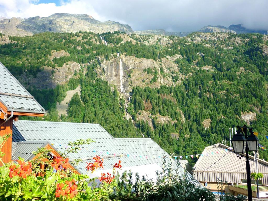 Residence Prestige Odalys La Cascade - Les Epinettes Vaujany Eksteriør billede