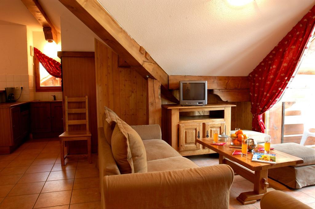 Residence Prestige Odalys La Cascade - Les Epinettes Vaujany Eksteriør billede