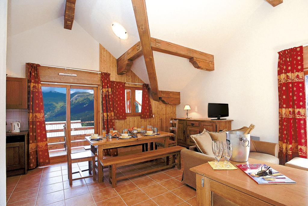 Residence Prestige Odalys La Cascade - Les Epinettes Vaujany Eksteriør billede